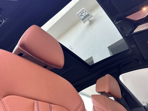 Used 2023 BMW M550i xDrive image 17