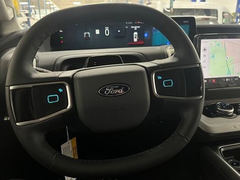 Used 2025 Ford Expedition Max Active AWD/4WD image 44