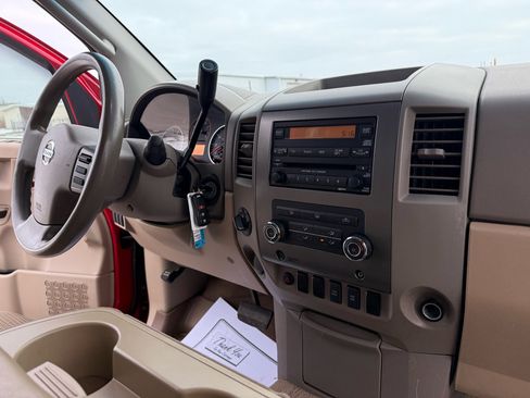 Used 2011 Nissan Titan SV image 32