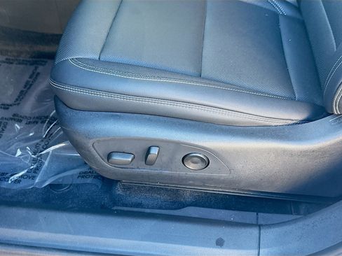 Used 2024 Chevrolet Blazer EV LT image 18