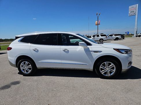 Used 2020 Buick Enclave Essence FWD image 9