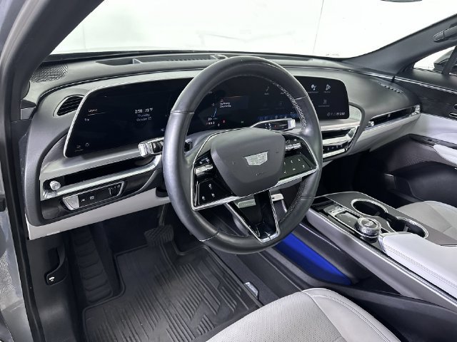 Used 2024 Cadillac Lyriq Luxury AWD/4WD image 10