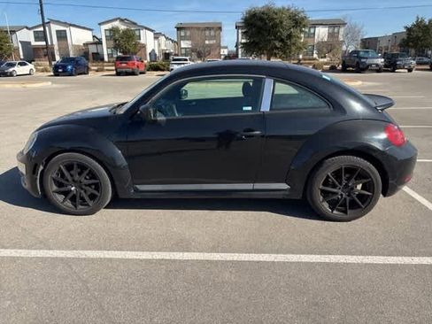 Used 2013 Volkswagen Beetle 2.5 image 2
