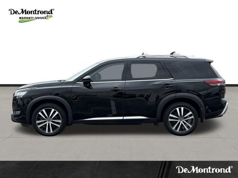 Used 2024 Nissan Pathfinder Platinum w/ Cargo Package image 8