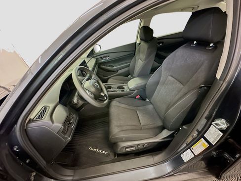 Used 2025 Honda Accord SE image 13