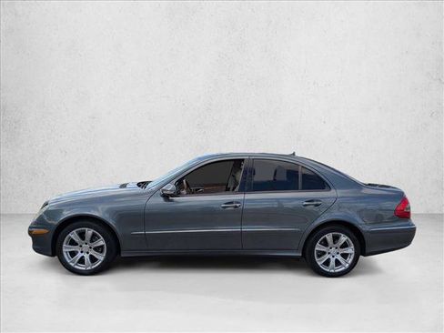 Used 2009 Mercedes-Benz E 350 4MATIC Sedan image 8