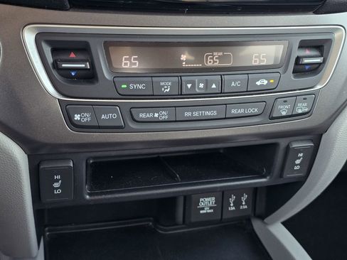 Used 2024 Chevrolet TrailBlazer RS w/ Driver Confidence Package FWD image 21