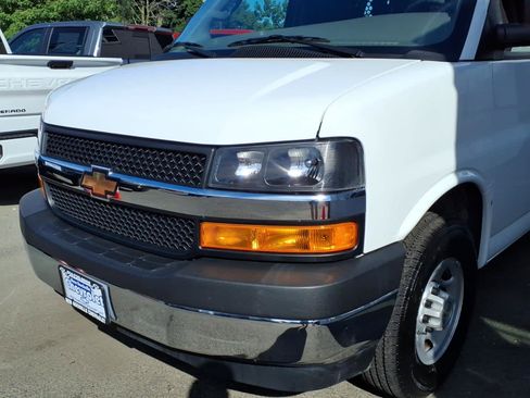 Used 2024 Chevrolet Express 2500 w/ Driver Convenience Package RWD image 7