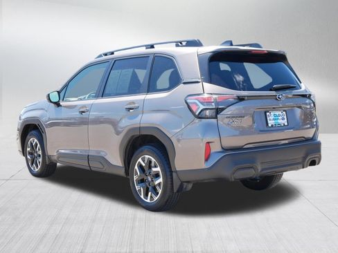 Certified 2025 Subaru Forester Premium AWD/4WD image 5