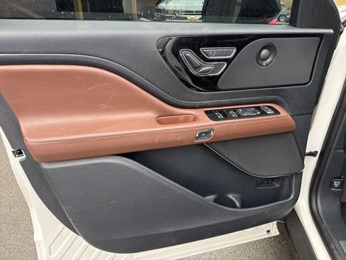 Used 2025 Lincoln Aviator Reserve w/ Jet Appearance Package image 20