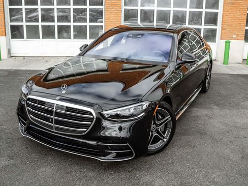 Used 2021 Mercedes-Benz S 580 4MATIC Sedan image 2