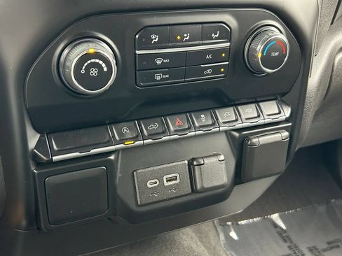 Used 2022 Chevrolet Silverado 1500 Custom w/ Safety Confidence Package RWD image 27