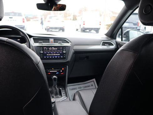 Used 2023 Volkswagen Tiguan SE R-Line image 22