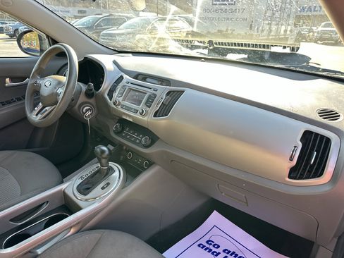 Used 2016 Kia Sportage LX w/ LX Popular Package image 22