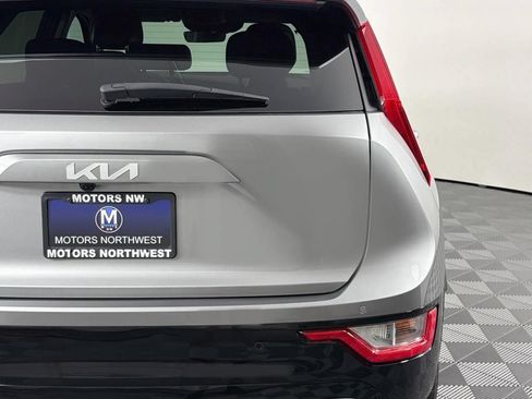 Used 2025 Kia Niro Wind w/ Wind Preserve Package FWD image 23