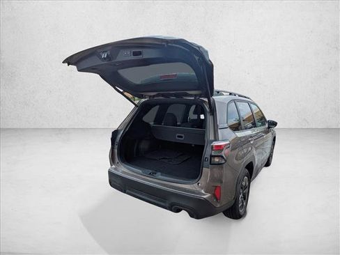 Used 2025 Subaru Forester Premium AWD/4WD image 22