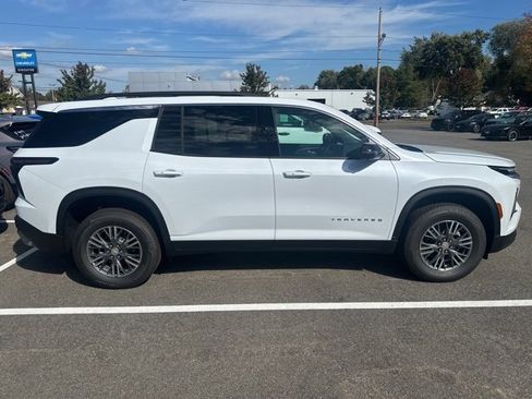 New 2026 Chevrolet Traverse LT w/ Driver Confidence Package image 6