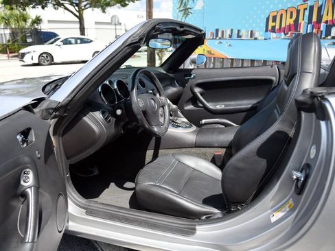 Used 2007 Pontiac Solstice Convertible w/ Premium Package RWD image 15