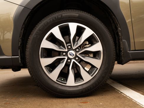 Used 2023 Subaru Outback Limited image 14