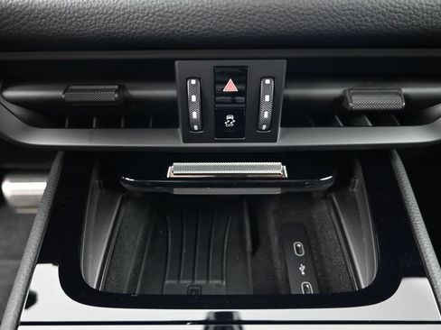 Used 2026 Porsche Cayenne AWD/4WD image 18