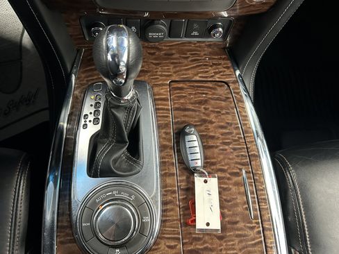 Used 2017 Nissan Armada Platinum image 38