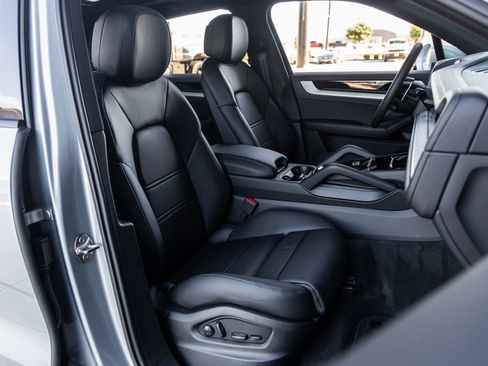 New 2026 Porsche Cayenne S image 46