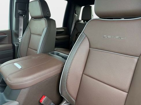 New 2026 GMC Sierra 2500 Denali w/ Denali Reserve Package image 20