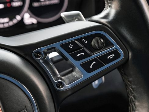 Used 2019 Porsche Cayenne Turbo image 17