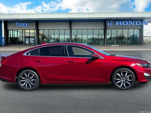 Used 2021 Chevrolet Malibu RS FWD image 4