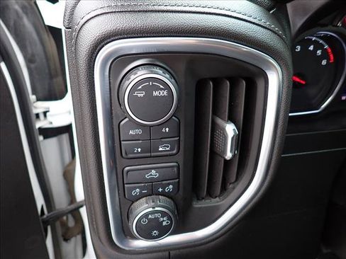 Used 2021 Chevrolet Silverado 1500 LT AWD/4WD image 15