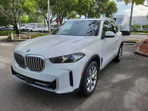 Used 2024 BMW X5 sDrive40i w/ Parking Assistance Package RWD image 2