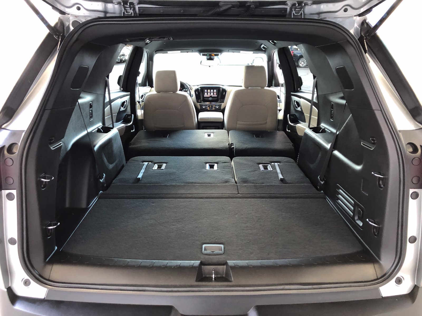 Used 2024 Chevrolet Traverse LS w/ Safety Package FWD image 10