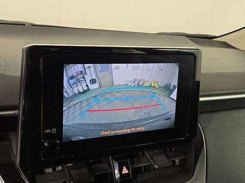 Used 2023 Toyota Corolla LE image 18