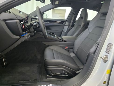 New 2025 Porsche Panamera 4 image 14