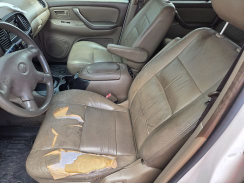 Used 2002 Toyota Sequoia SR5 image 5