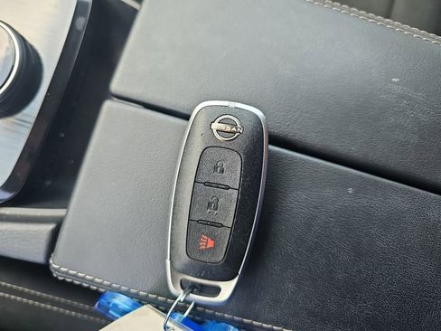 Used 2023 Nissan Rogue S AWD/4WD image 34