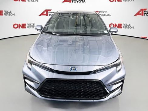 Certified 2025 Toyota Corolla SE w/ Convenience Package FWD image 3