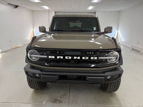 New 2025 Ford Bronco Outer Banks w/ Sasquatch Package image 2
