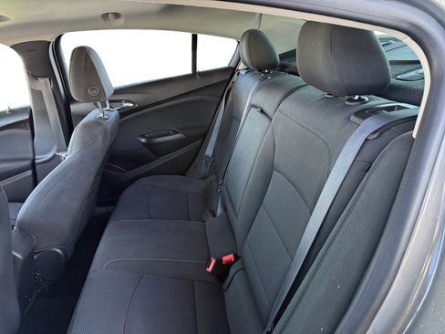 Used 2017 Chevrolet Cruze LT w/ Sun And Sound Package FWD image 9