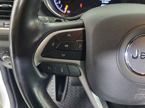 Used 2022 Jeep Grand Cherokee Laredo X image 19