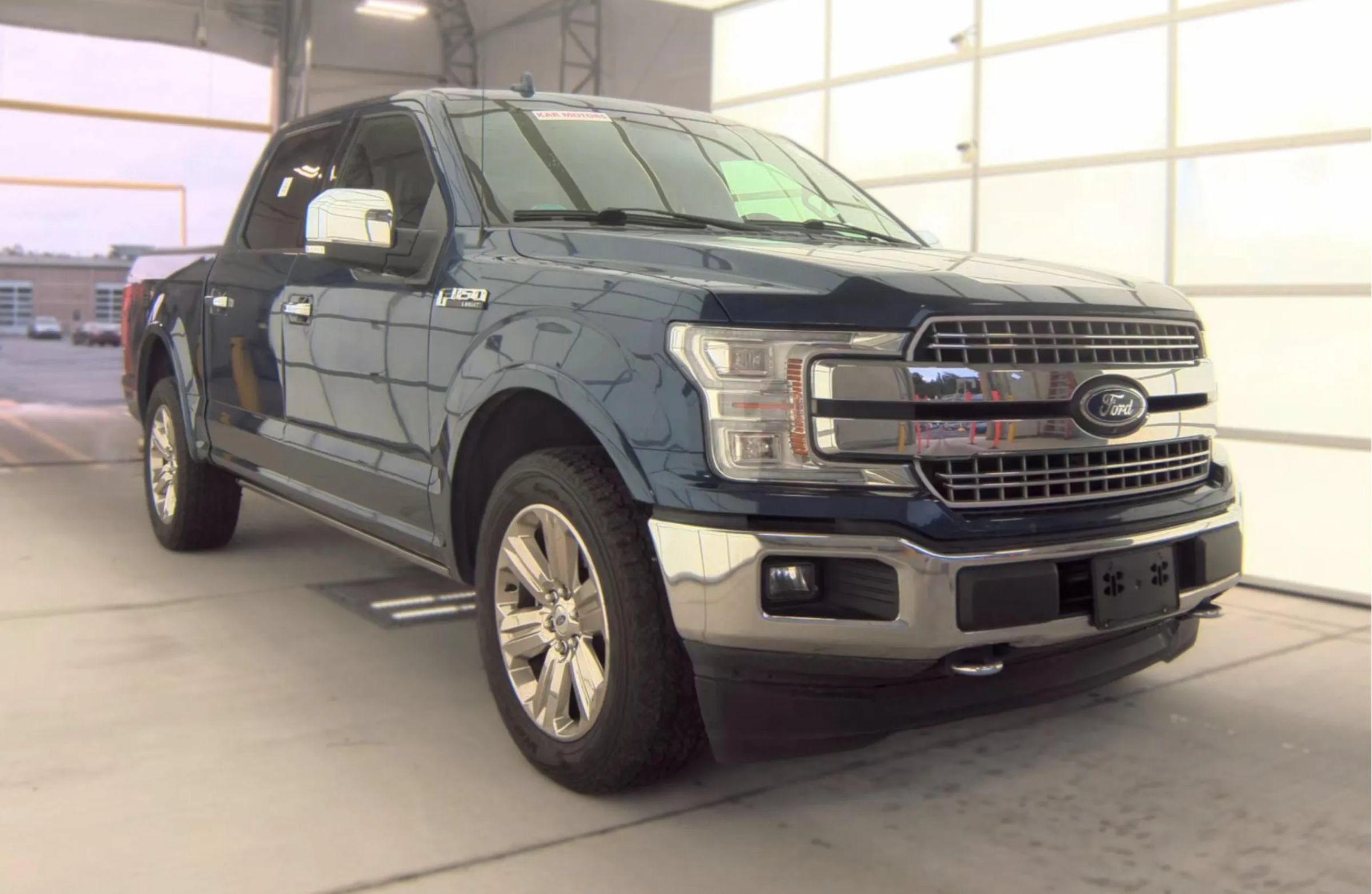 Used 2018 Ford F150 Lariat w/ Equipment Group 502A Luxury AWD/4WD image 4