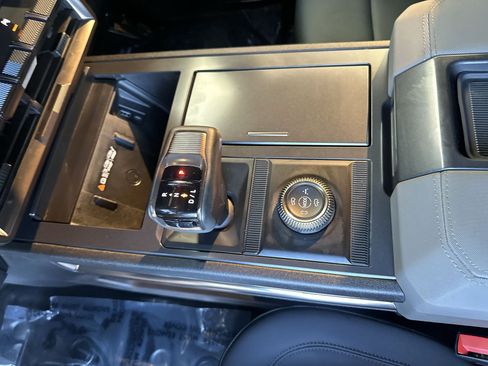 Used 2024 GMC Hummer EV 2X AWD/4WD image 19