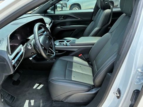 Used 2024 Cadillac Lyriq Luxury w/ LPO, Floor Liner Package AWD/4WD image 11