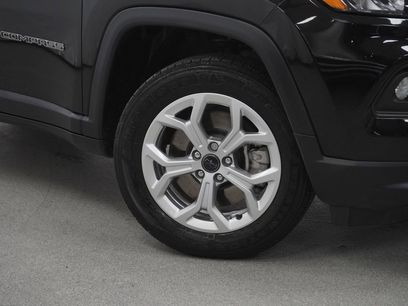 Used 2025 Jeep Compass Latitude