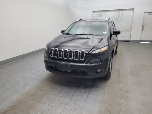 Used 2018 Jeep Cherokee Latitude Plus w/ Cold Weather Group image 15