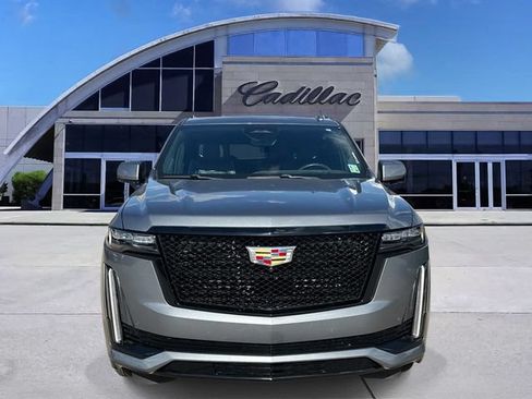 Used 2022 Cadillac Escalade ESV Sport Platinum w/ Heavy-Duty Trailer Package RWD image 2