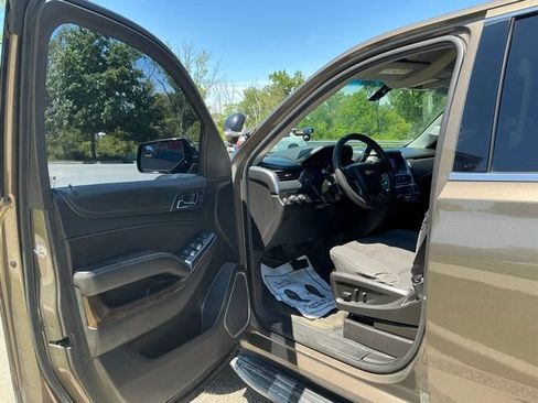 Used 2015 Chevrolet Tahoe 4WD w/ Remote Keyless Entry Package image 15