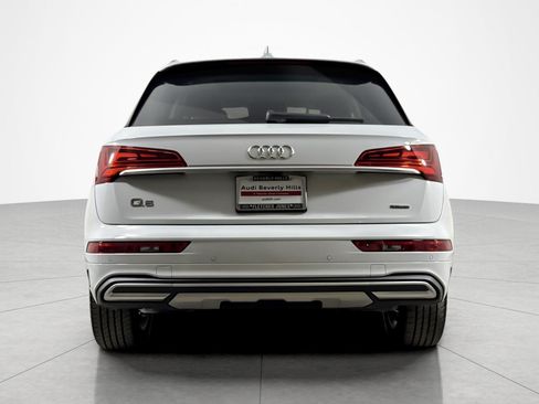 Used 2023 Audi Q5 2.0T Premium w/ Convenience Package AWD/4WD image 4
