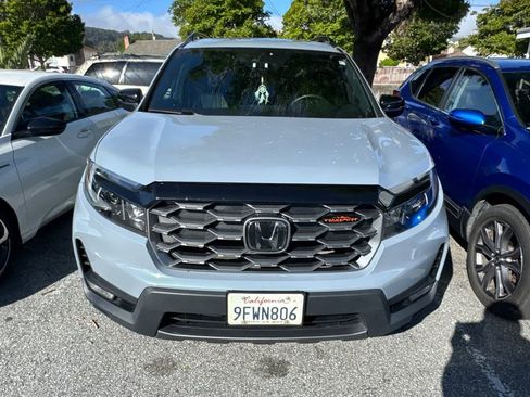 Used 2023 Honda Passport TrailSport image 3