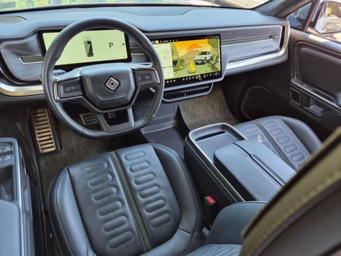 Used 2023 Rivian R1S Adventure AWD/4WD image 4